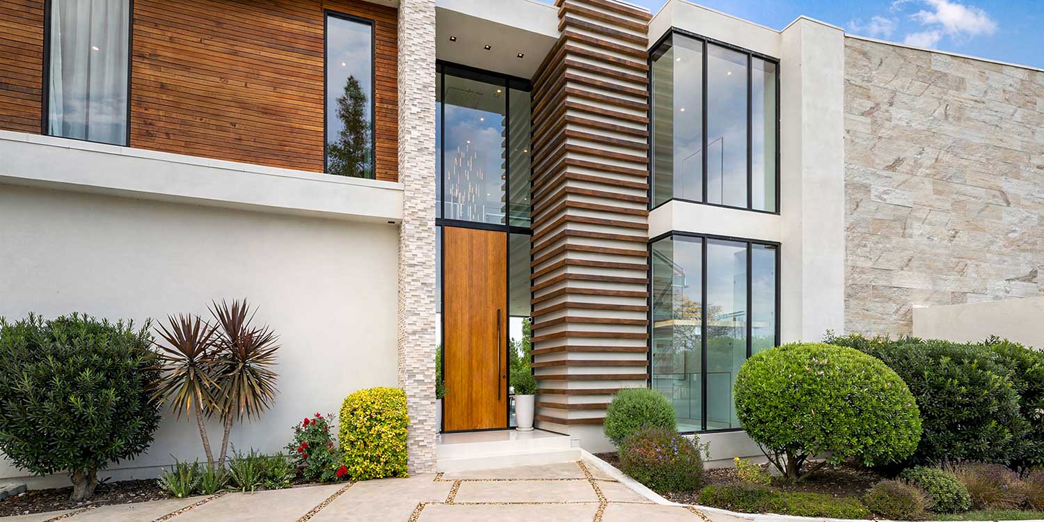 Pivot door application 4